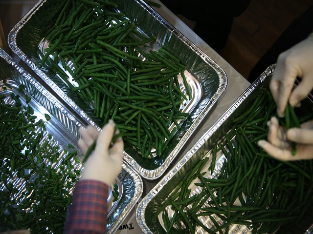 Woman buys green beans, makes gross discovery